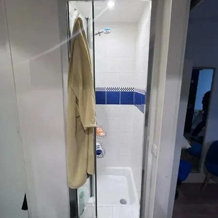 Large With Balcony In 10 パリ