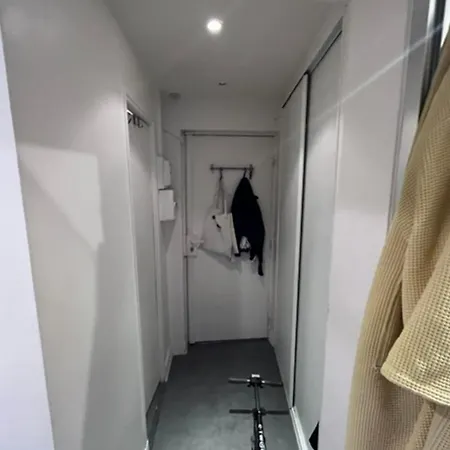 Large With Balcony In 10 * パリ